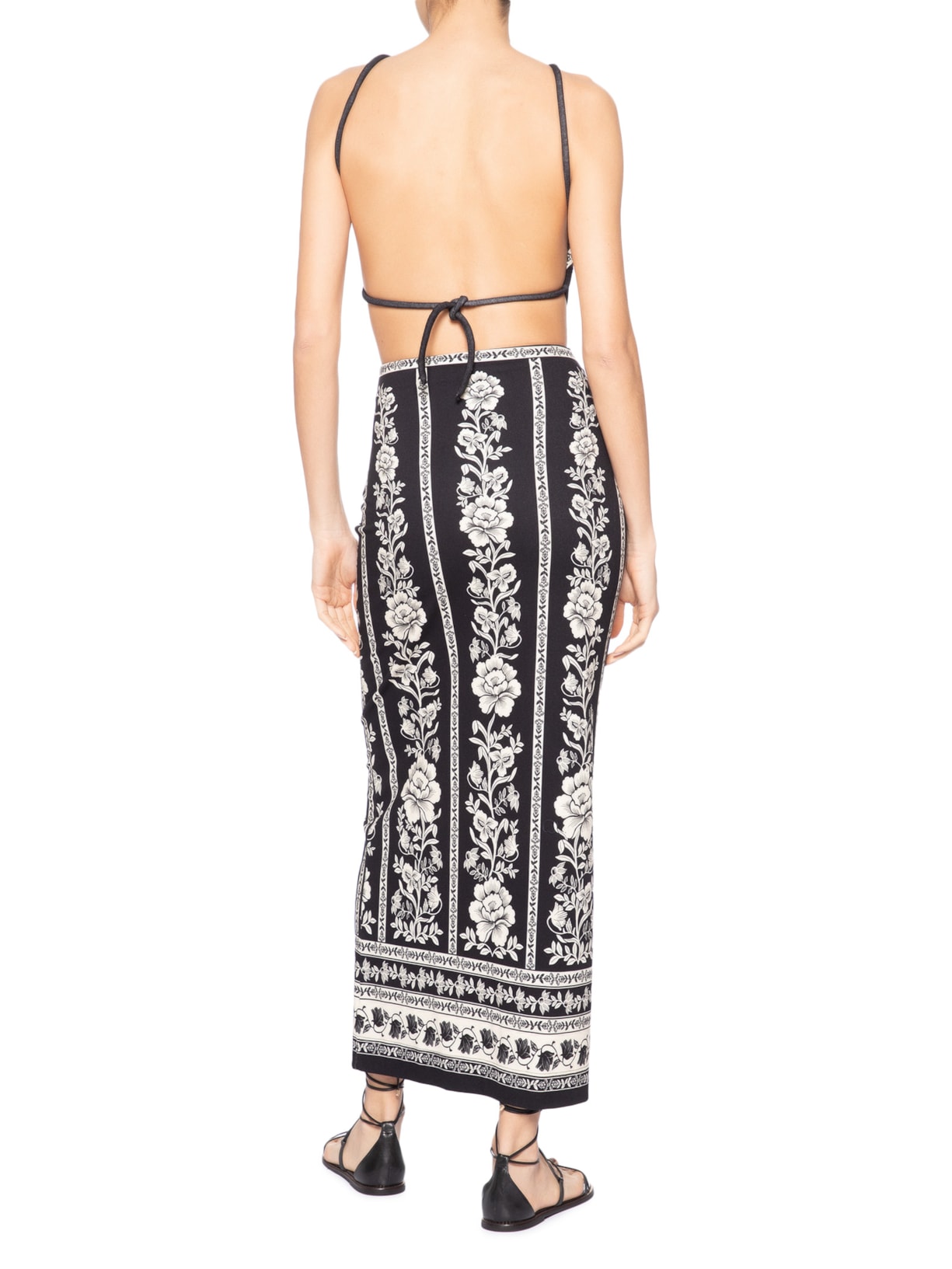 Vestido Midi Floral Delicado – Preto Farm