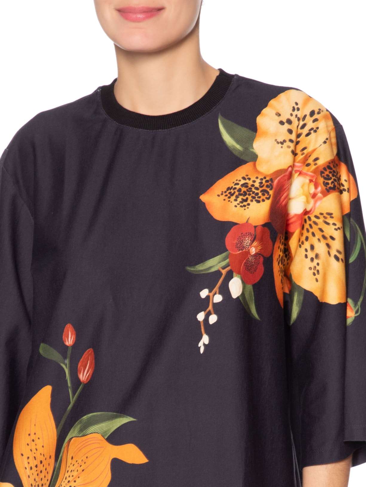 Vestido T-Shirt Big Selva De Flor Preto Farm
