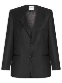 Blazer de alfaiataria preto com fechamento frontal por botões, lapela entalhada, ombros estruturados e bolsos embutidos da marca Galavote.